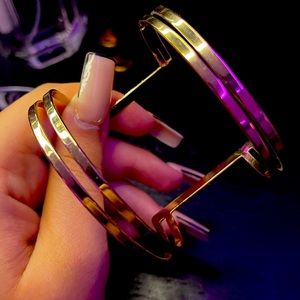 Gold bangle bracelet